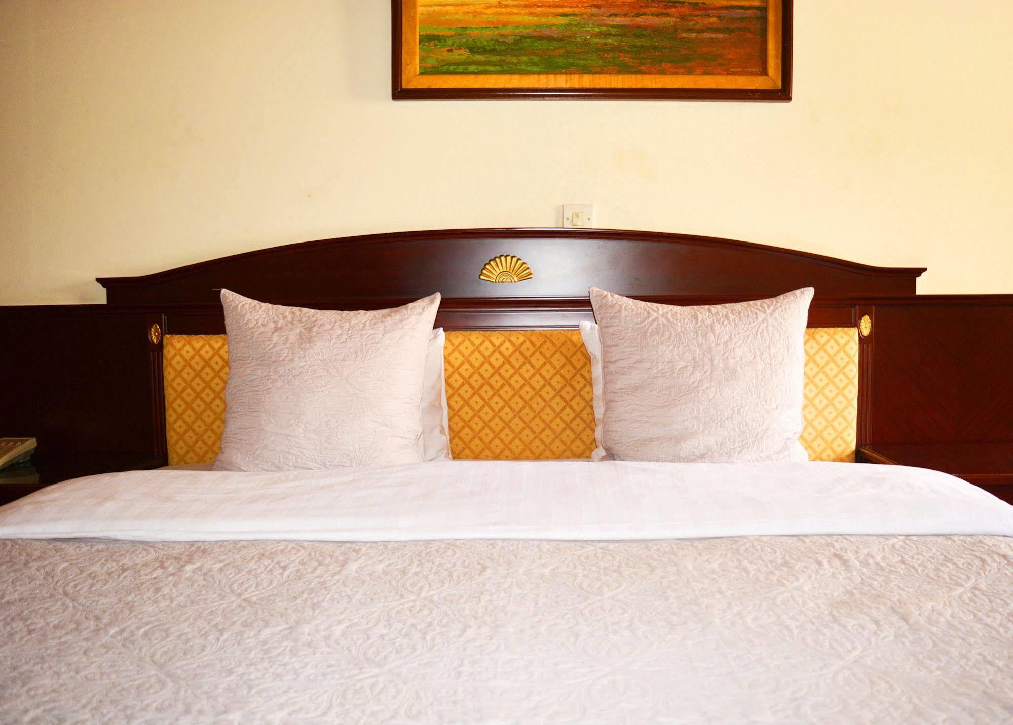 Hotel Georgia Άκρα Εξωτερικό φωτογραφία